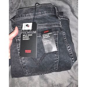 Levi Mile High super Skinny jeans NEVER WORN